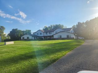 1662 Helena Rd N, Oakdale, MN 55128