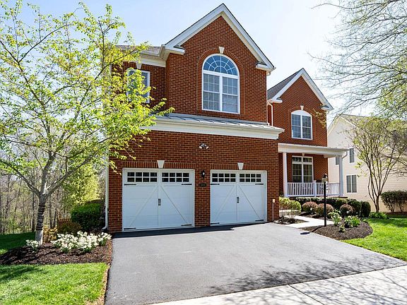 3rd image of 5800 Waterloo Bridge Cir