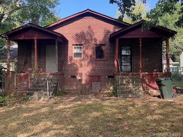 2nd image of 725 Jefferson Ave