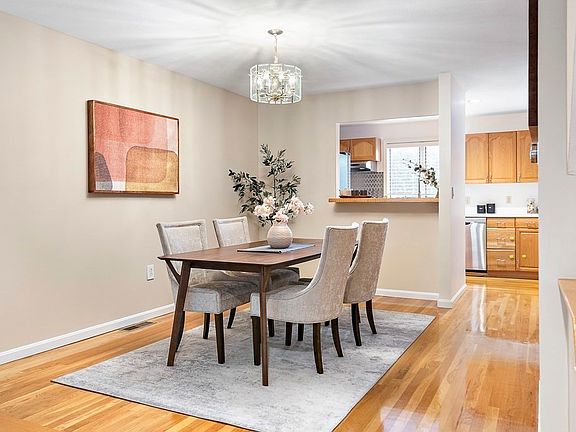 5th image of 1008 Sherwood Forest Ln #1008