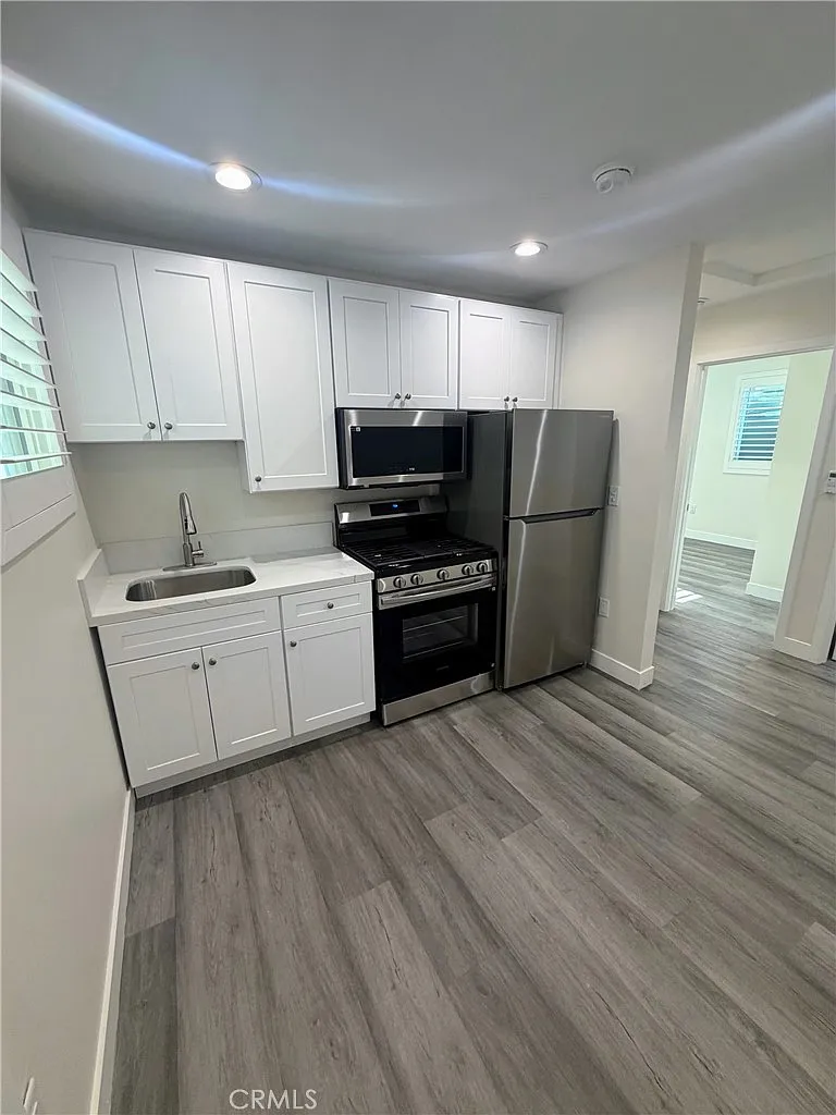 1 bed, 400 sqft, $1,800 — Photo 4