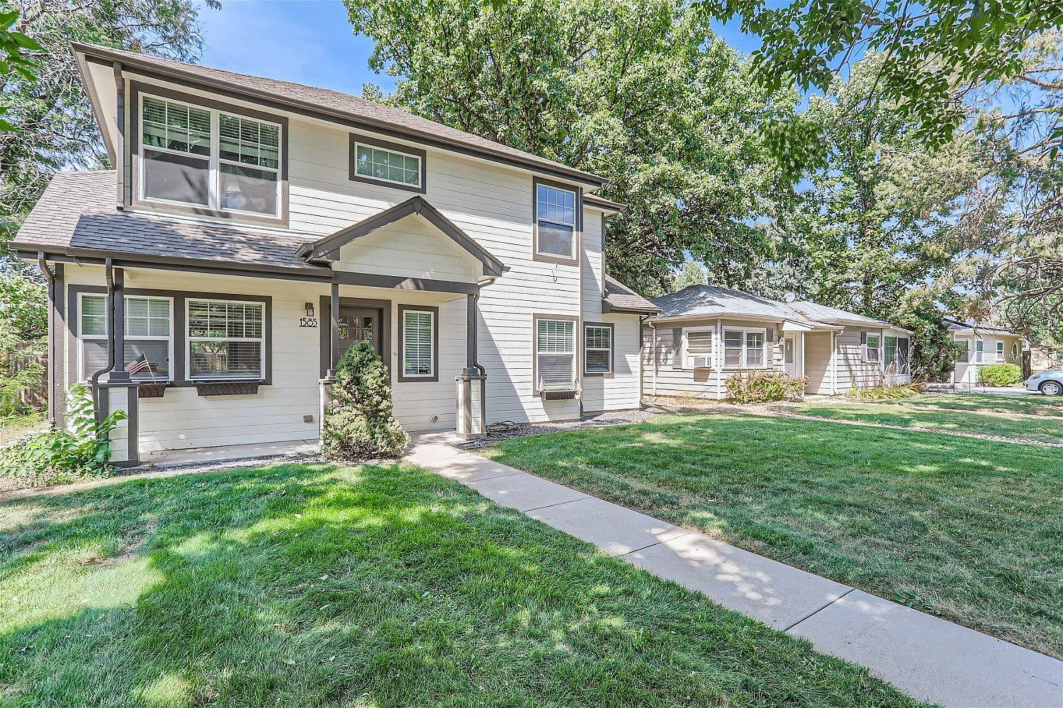 3 bed, 2.5 bath, 2012 sqft, $4,100 — Photo 1