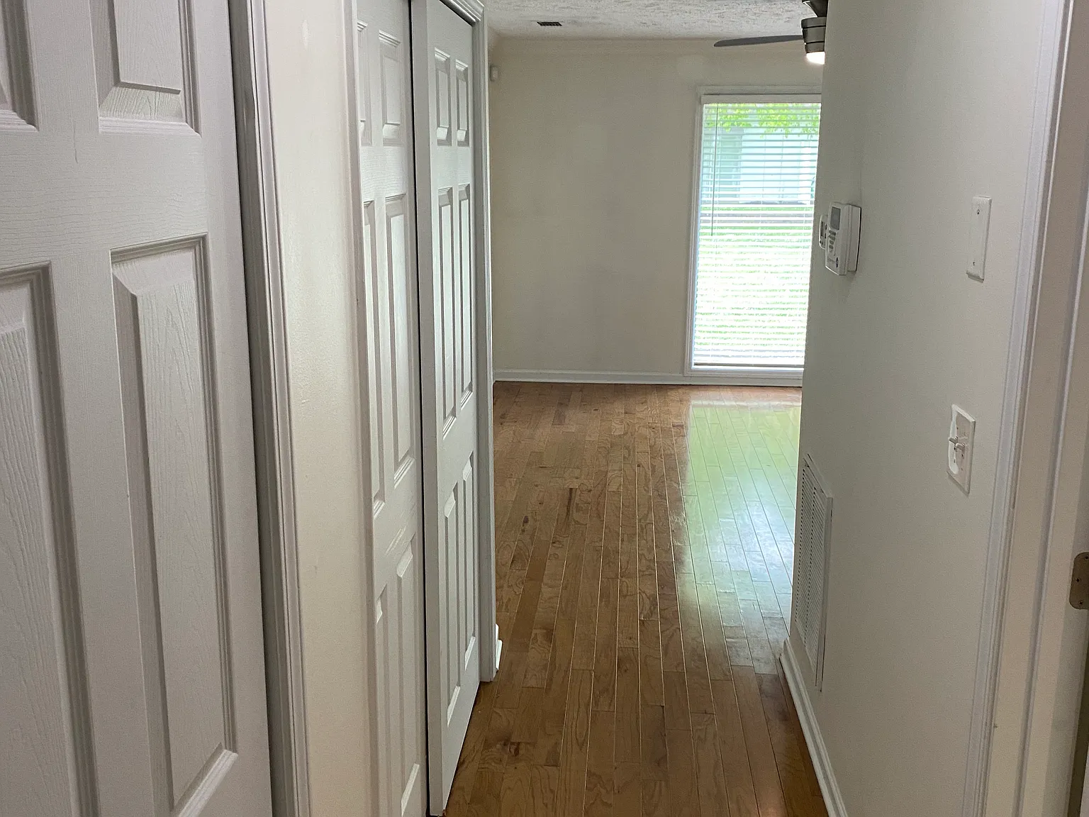 802 E Main St — Photo 2