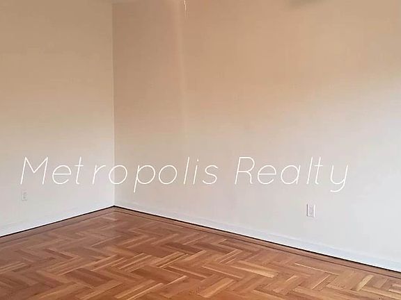 4th image of 21-11 Steinway St #3