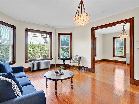 5th image of 85 Garfield Ave