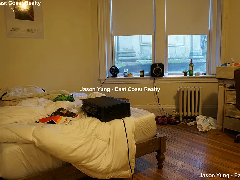 54 Egmont St #1 — Photo 8