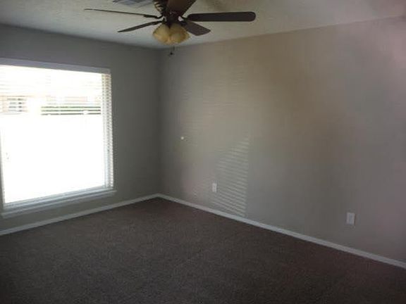 4th image of 1801 NW Crosby Park Cir