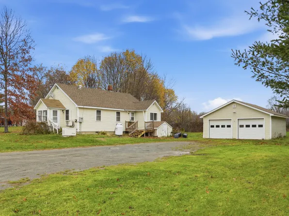 879 Hudson Road, Glenburn, ME 04401