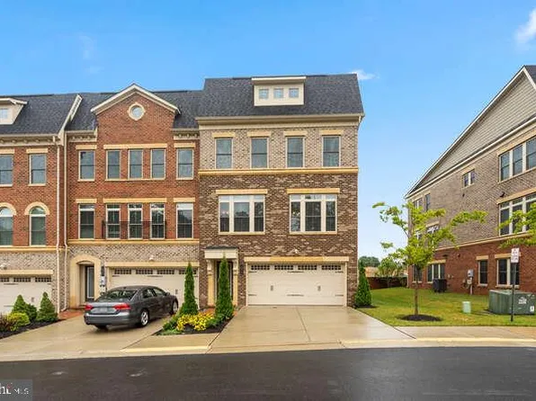 2358 Chadlington Rd, Falls Church, VA 22043