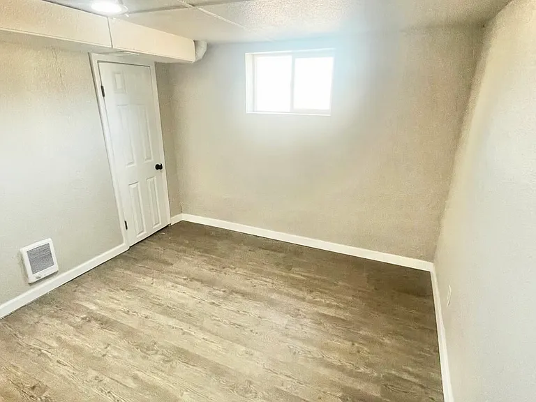 912 Baltic St — Photo 5