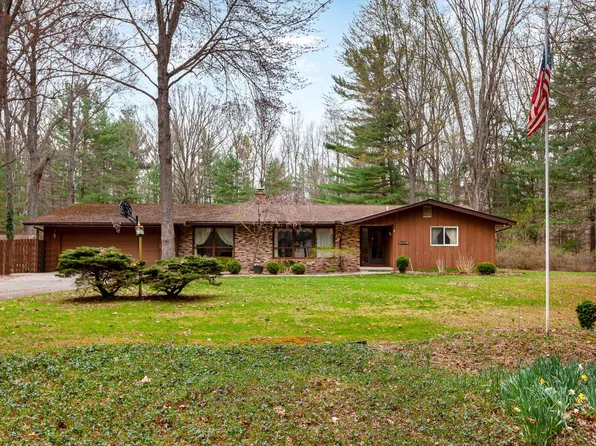 200 Birchview Dr, Sanford, MI 48657