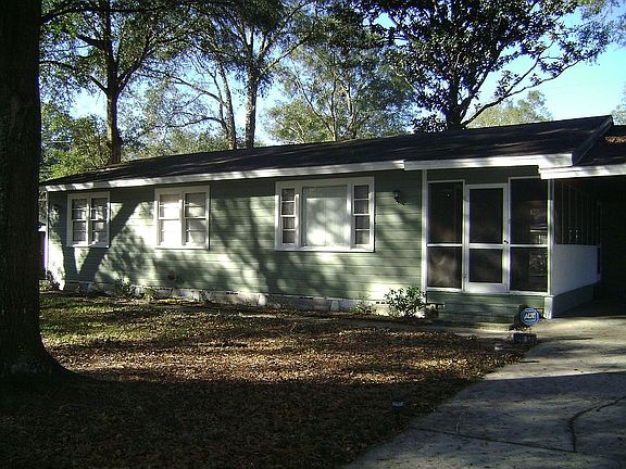 Front yard 