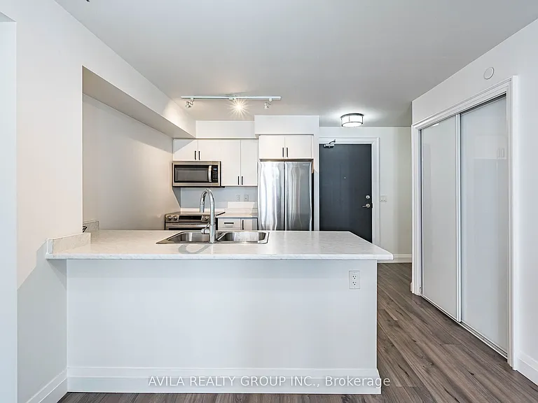 8 Trent Ave #704 — Photo 10