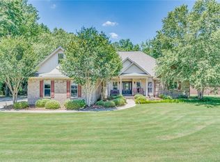 1004 Longfield Dr, Prattville, AL 36067