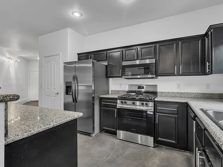 4468 Lobero Ave — Photo 8