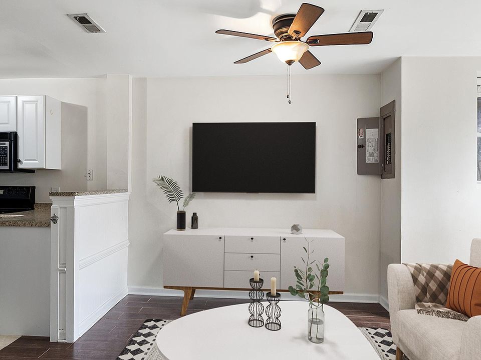 Optionally furnished common areas! Common areas can come beautifully furnished by our in-house design team for an additional fee.