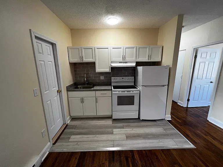 886 Huntington Ave. — Photo 65
