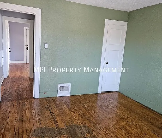 3422 N Vel R Phillips Ave — Photo 5