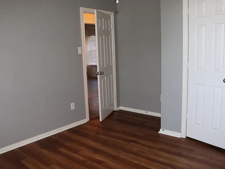 1548 Idlewild Dr — Photo 23