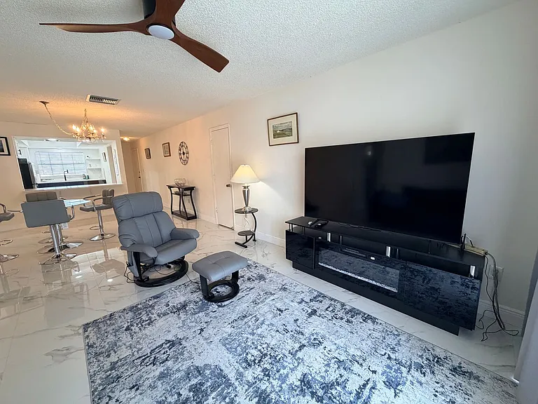 7050 Nantucket Cir #6 — Photo 11