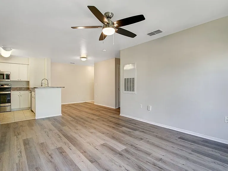 Fountain Place Apartments | 1 & 2 Bedroom Apartments Available-Offering May Rent Free — Photo 28