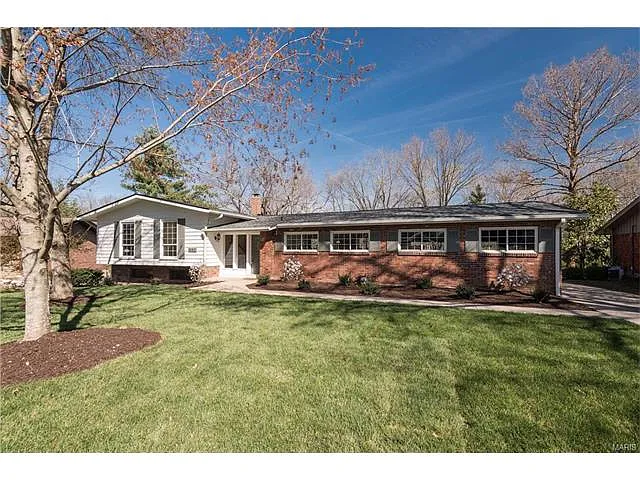633 Flanders Dr photo 1
