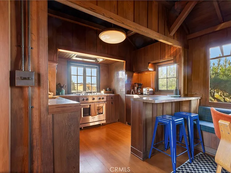 310 Hawthorne Rd — Photo 5