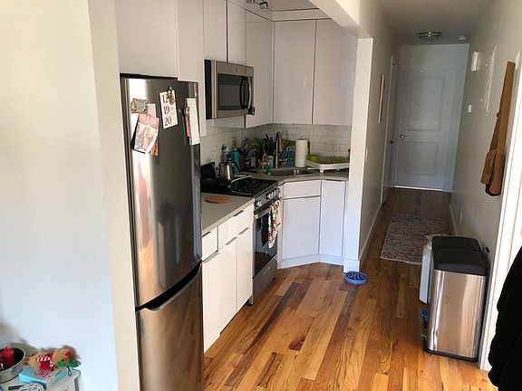 2nd image of 200 Pulaski St #3FMLY