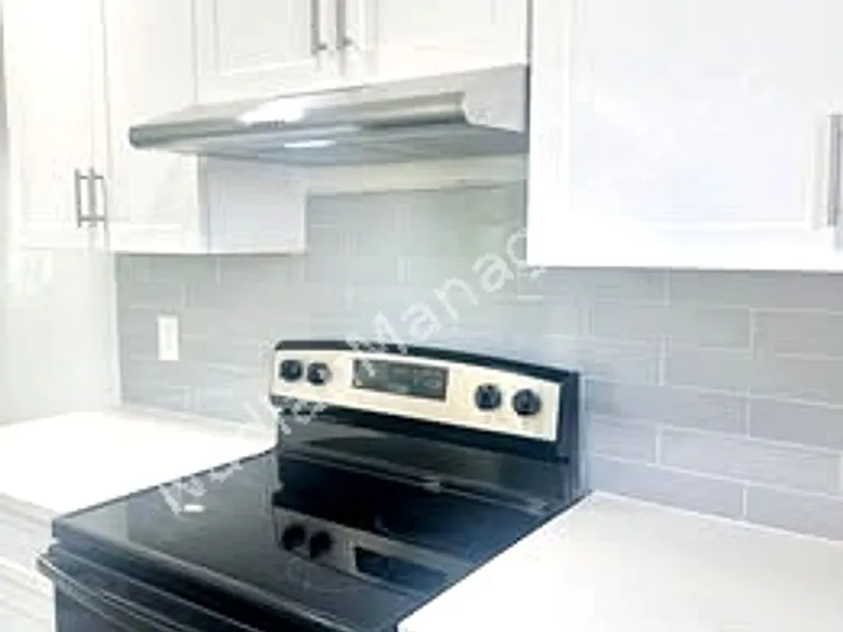 1545 NW 8th Ave — Photo 6