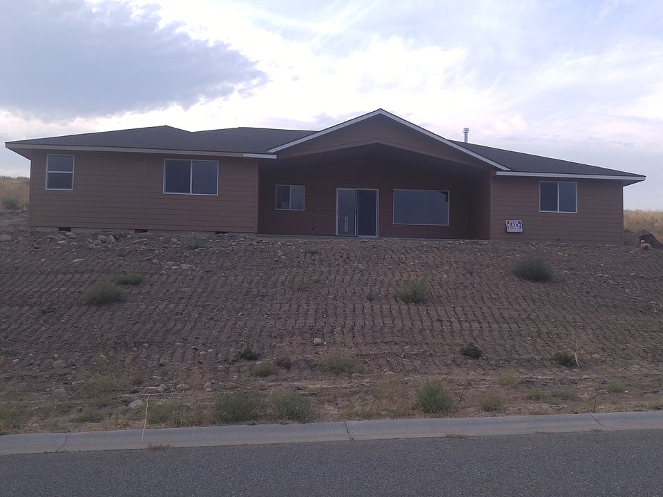 1st image of 330 Parks Dr