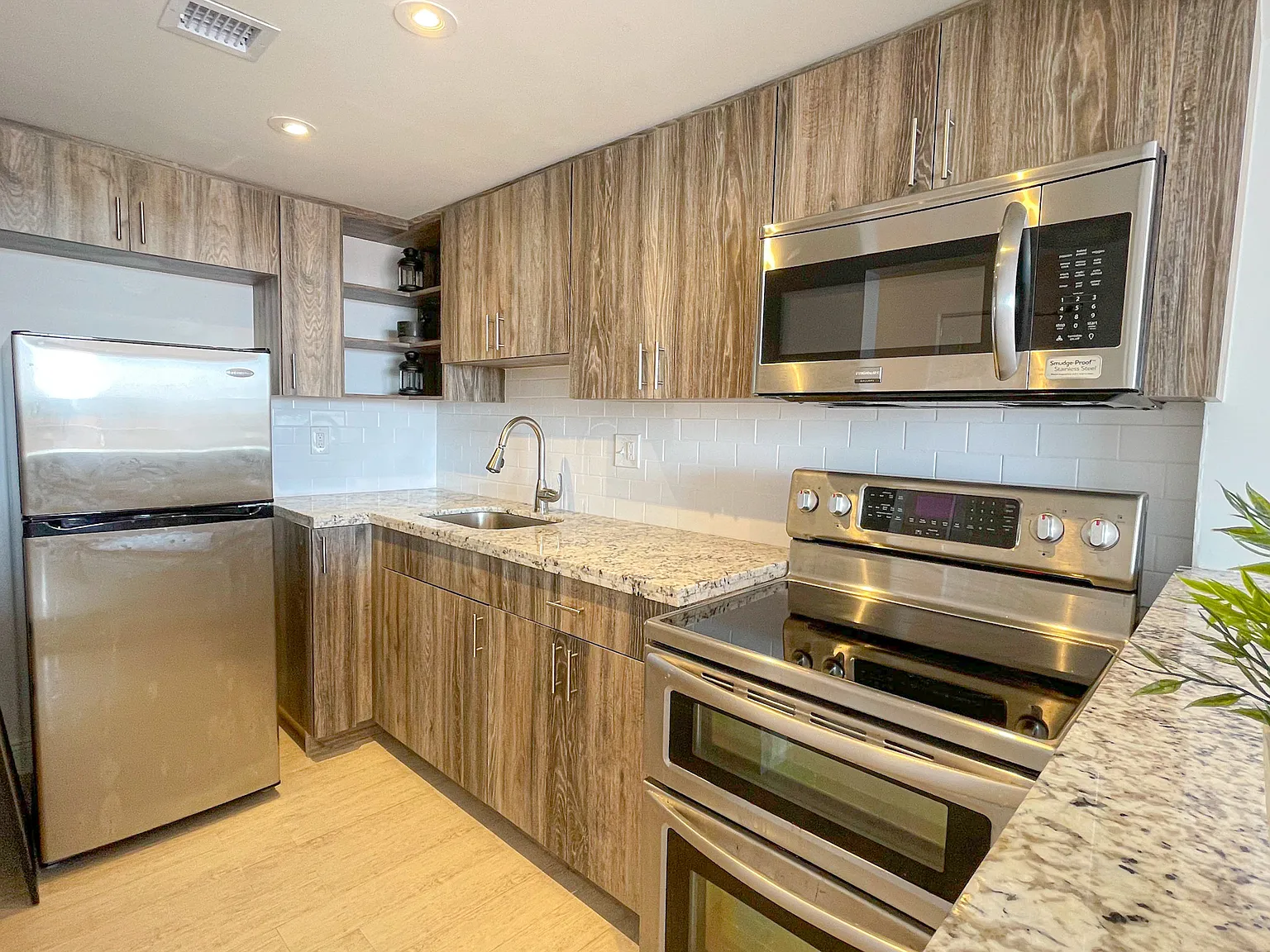Studio, 576 sqft, $1,675 — Photo 2