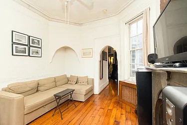 Rented by Wave Real Estate Group