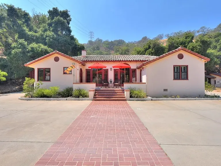 20861 Almaden Rd #20861 — Photo 11