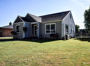 821 Lewis Ave, Sumner, WA 98390