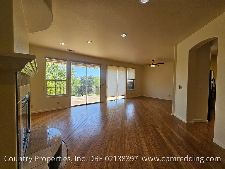 1225 River Ridge Dr — Photo 3