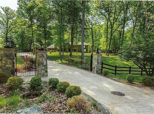 11105 Tara Rd, Potomac, MD 20854