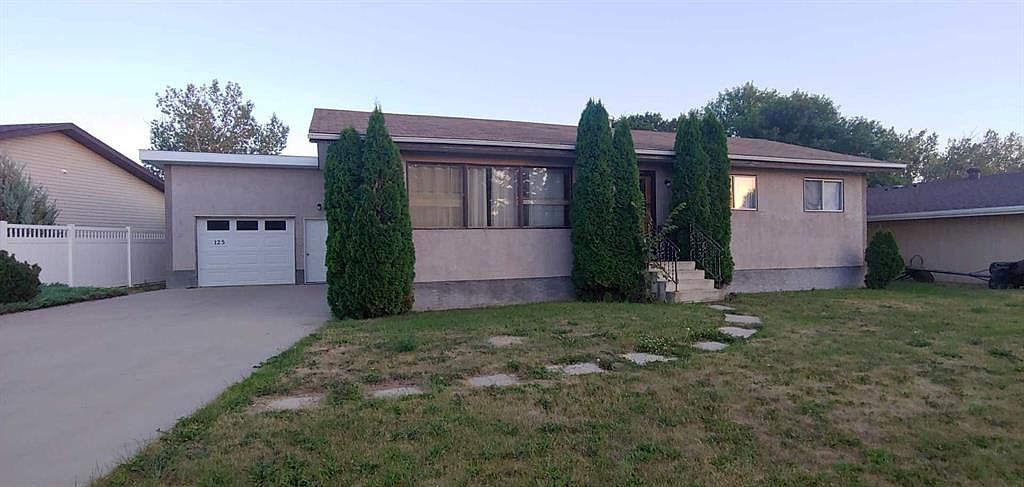 125 N Centennial Park Cres E