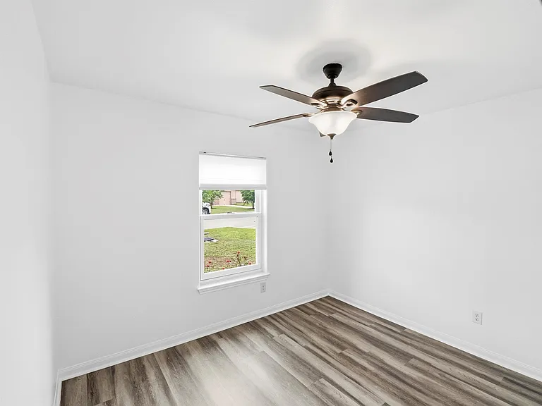 229 J E Brown Ln — Photo 13