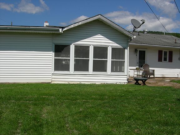 4th image of 1108 Claire Rd