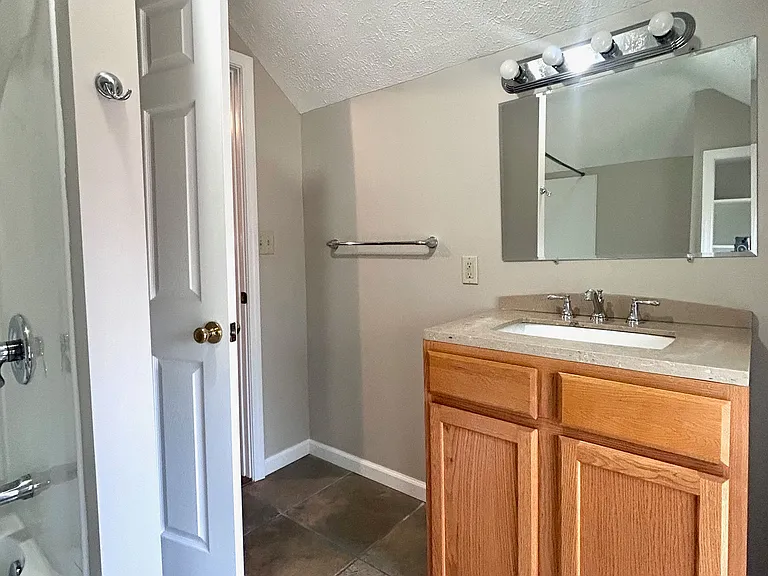 199 Beck Ave #3 — Photo 11