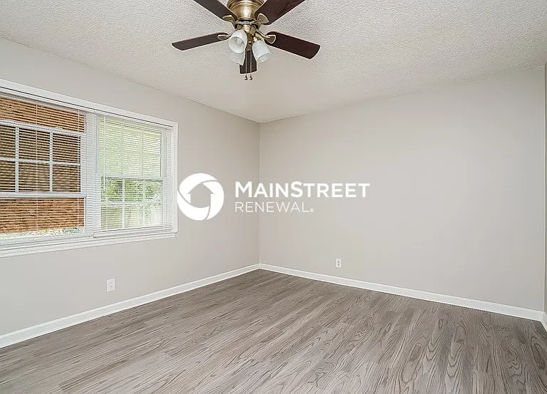 4336 Central Valley Dr — Photo 3