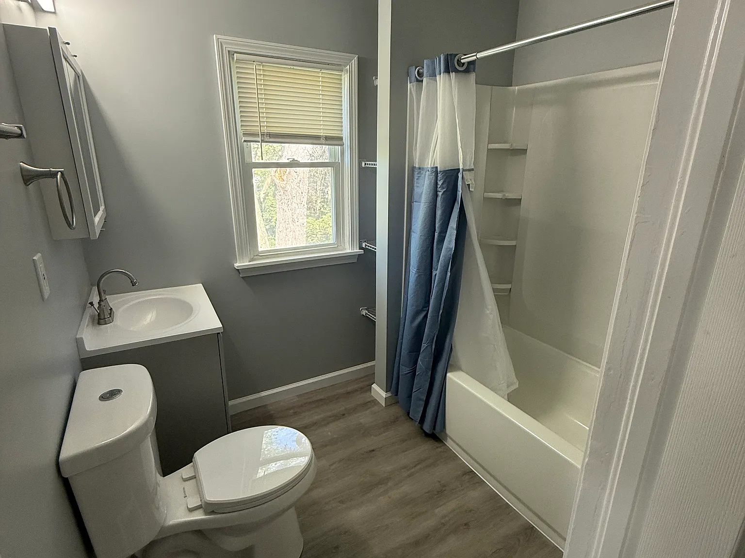 4 bed, 1.5 bath, 1360 sqft, $1,250 — Photo 4