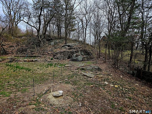 2nd image of 32 West Rocks Road