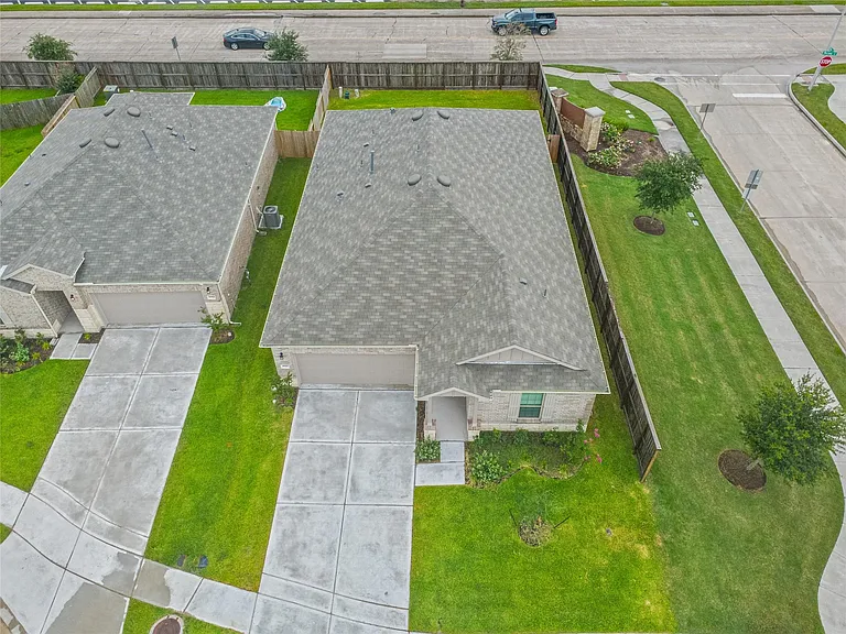 3111 Freiberger Ln — Photo 4
