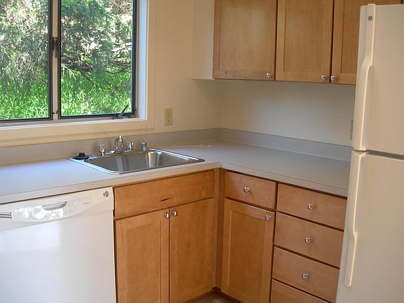 5th image of 1501 Pershing Dr APT C