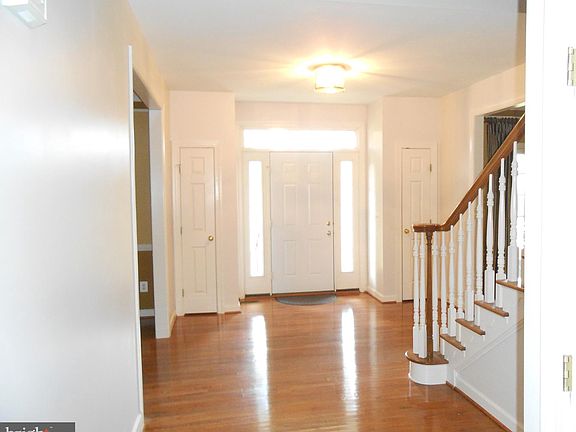 4th image of 6110 Maloney Way