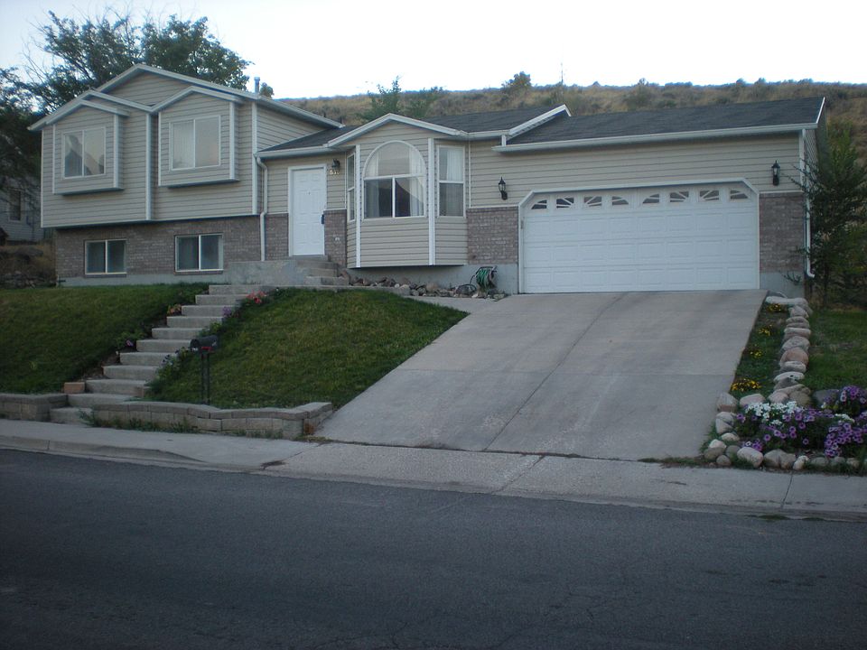 1st image of 636 S Goosenest Dr