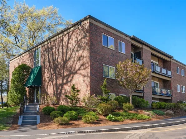 1202 Greendale Ave APT 124, Needham, MA 02492