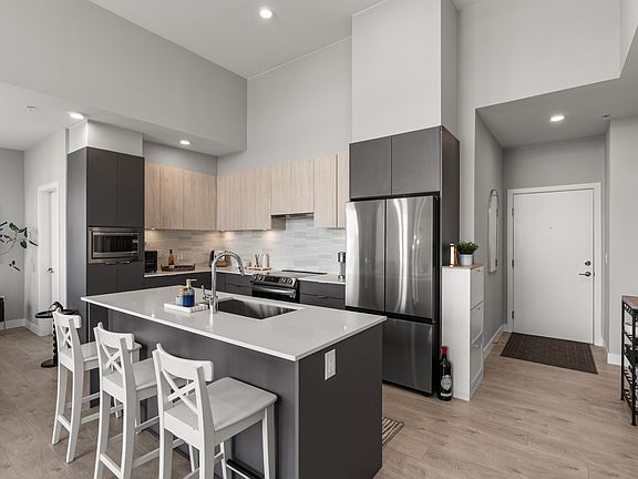2nd image of 2431 Rabbit Dr #615