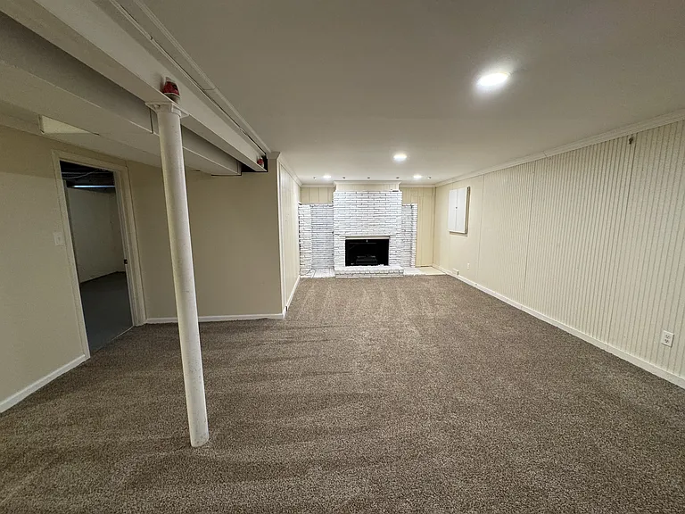 716 Cranford Dr — Photo 29